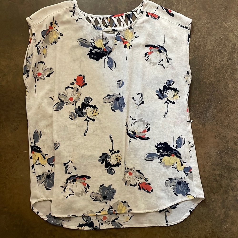 Maurice’s Floral Blouse with keyhole and criss cross detailing